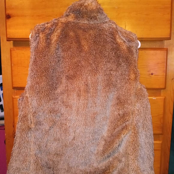 reversible fur vest,classy blouse, NWT shirt,dres - Picture 5 of 12